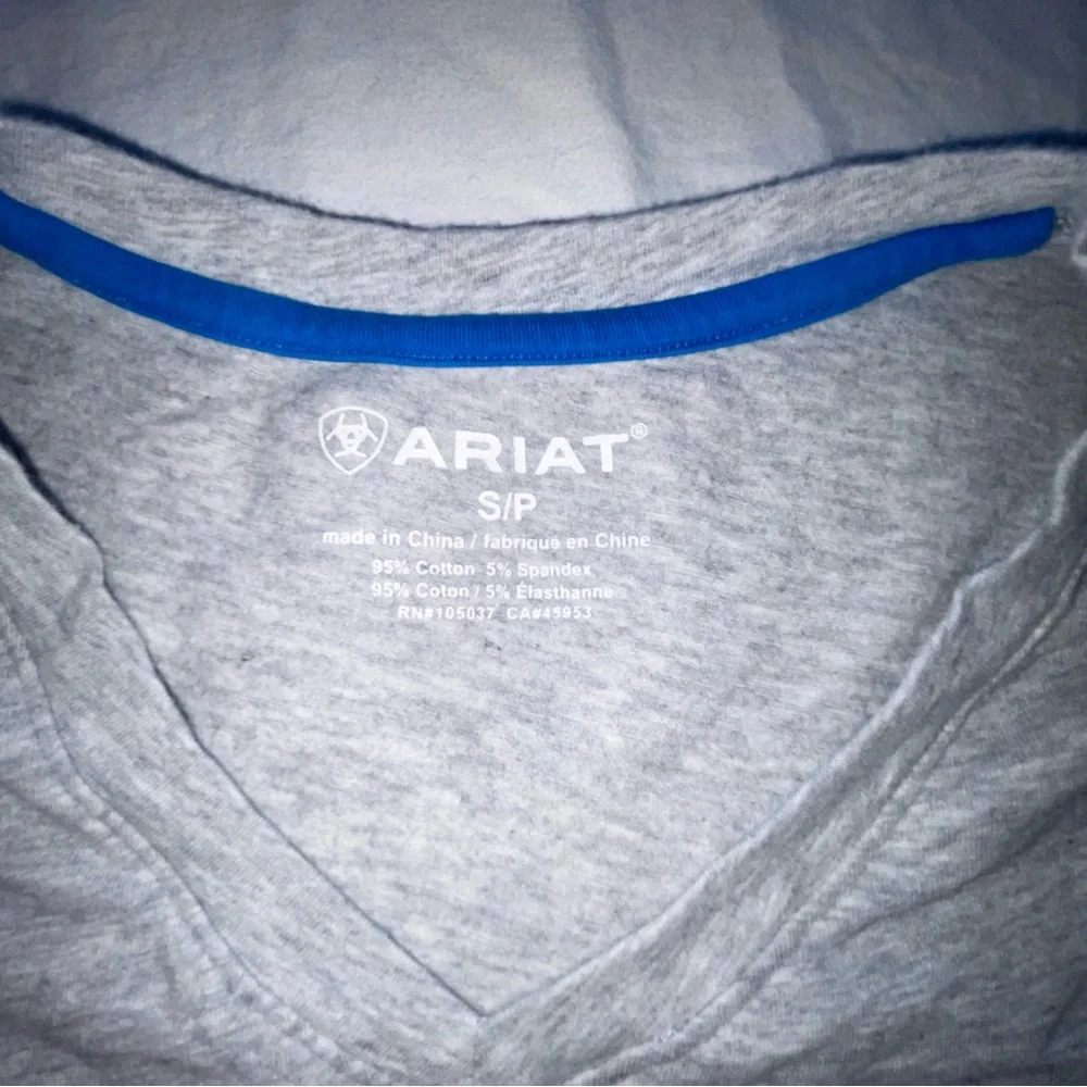 Ariat Women's Gray Graphic T-Shirt Size Small Cotton Spandex PRELOVED - Picture 3 of 7